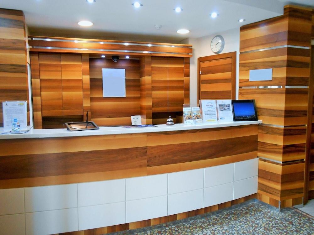 Riviera Hotel 3*