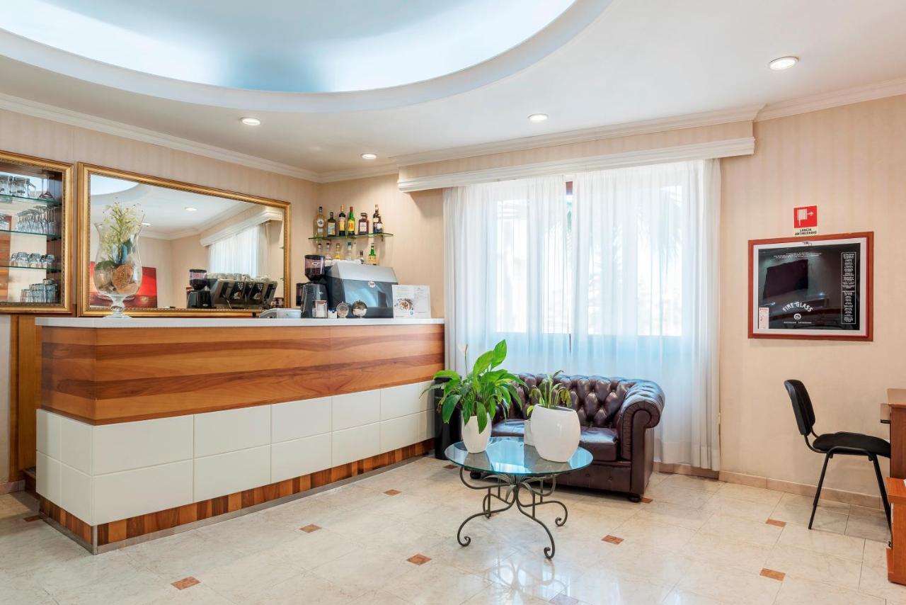 Riviera Hotel 3*