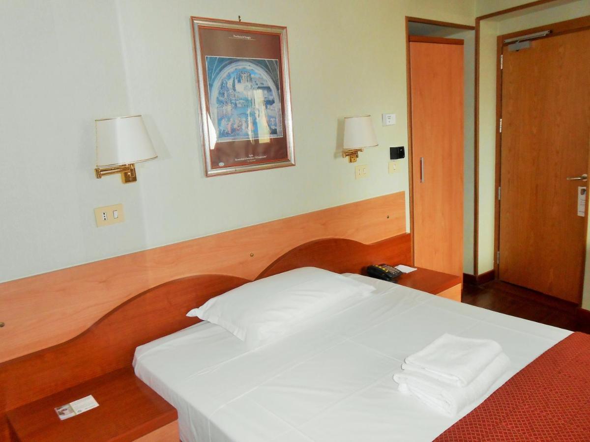 Riviera Hotel 3*