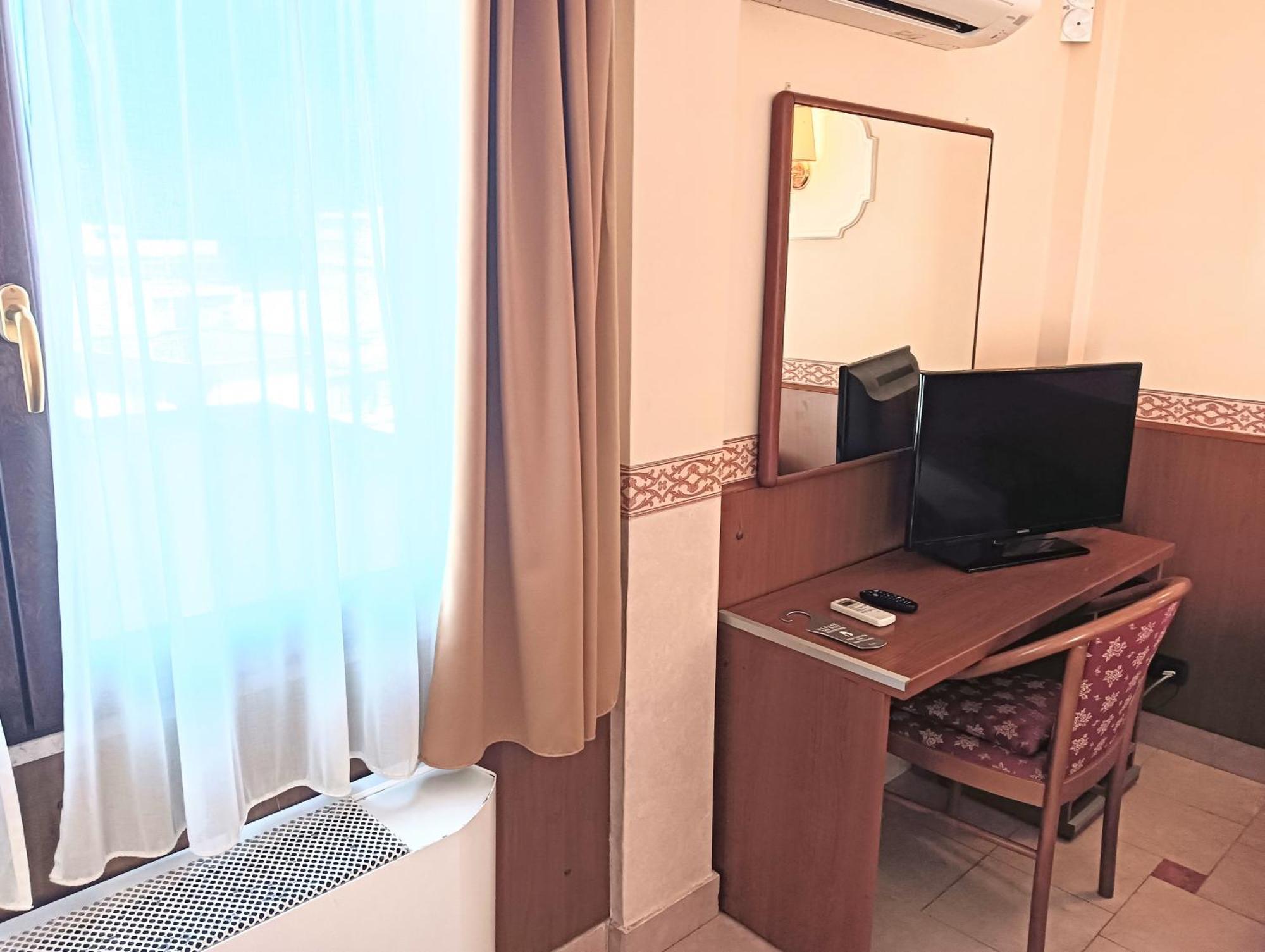 Riviera Hotel Fiumicino