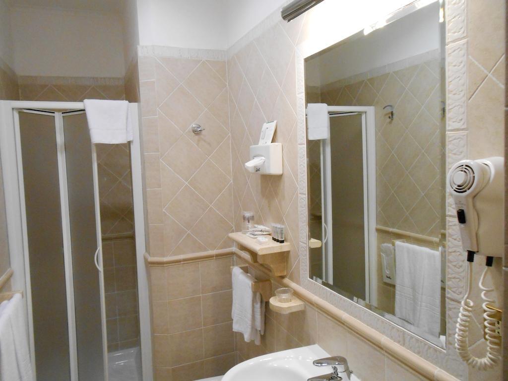 Riviera Hotel Fiumicino